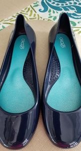 Oka B navy patent flats size 8
